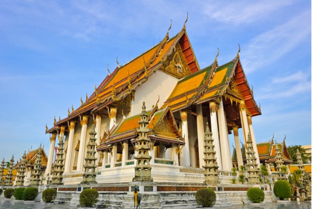 ואט סותאט הוא אחד העתיקים והיפים ביותר במקדשים הבודהיסטיים של בנגקוק