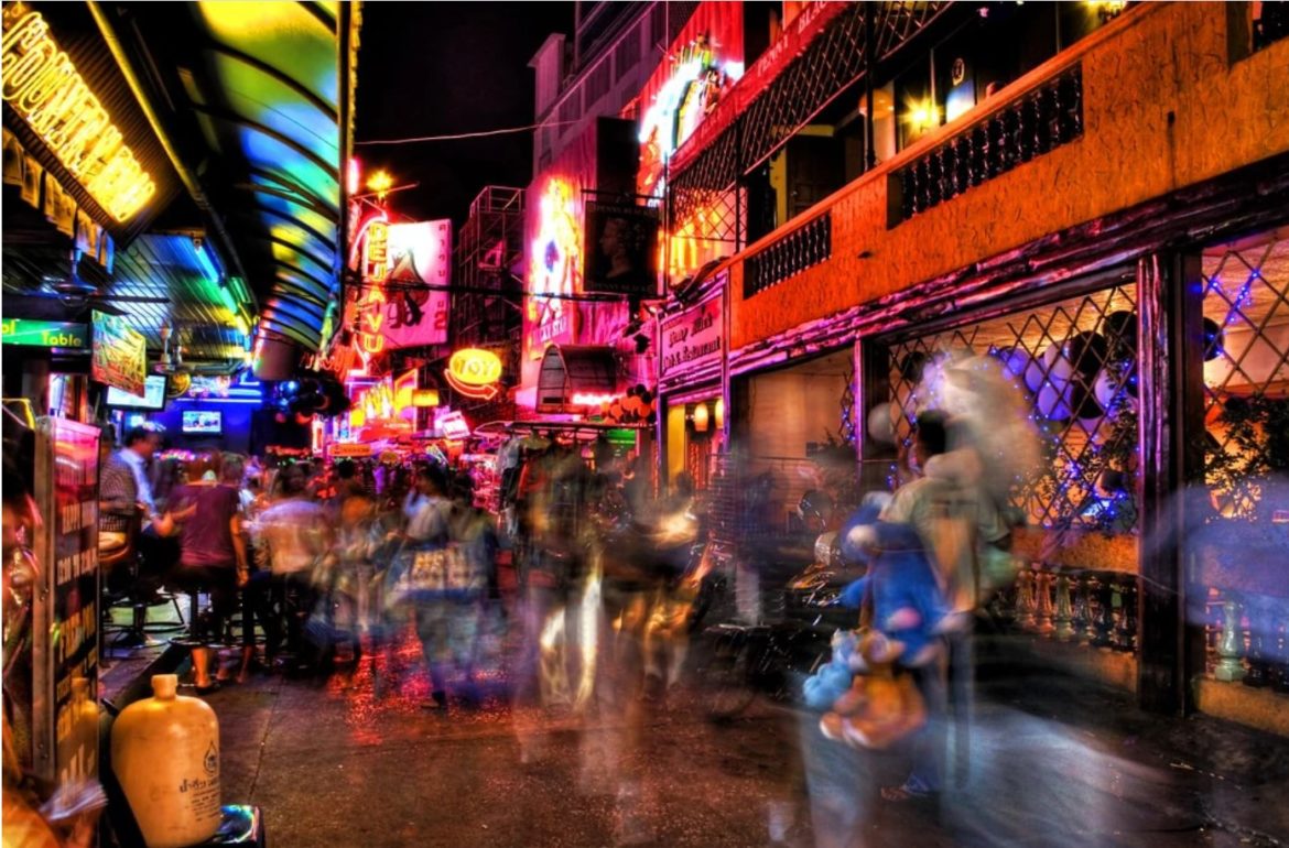 מדריך מספר #1  לרחובות החלונות האדומים בבנגקוק 2023